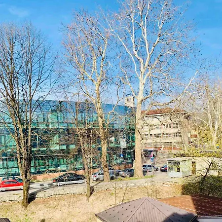 Noor Apartman