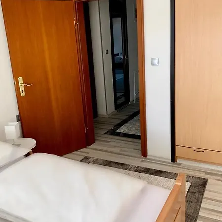 Apartment Noor Apartman *
